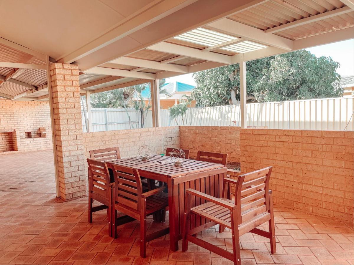 Carnarvon 3Br & 2Ba Holiday House Exterior photo